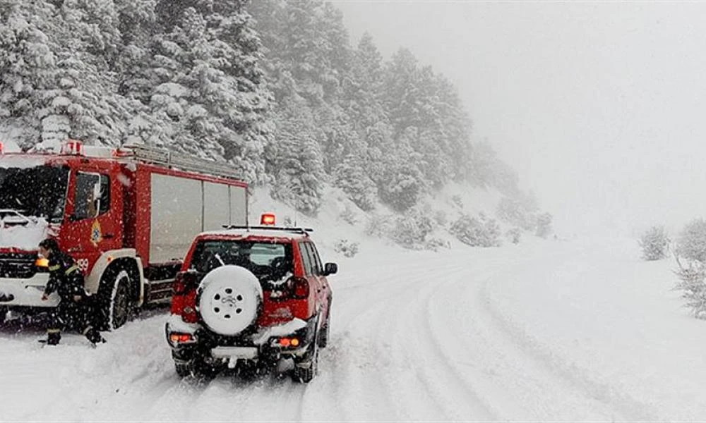 Λιβαδειά - Επιχείρηση διάσωσης στο Ζερίκι: Απεγκλωβίστηκαν 3 άτομα από τα χιόνια